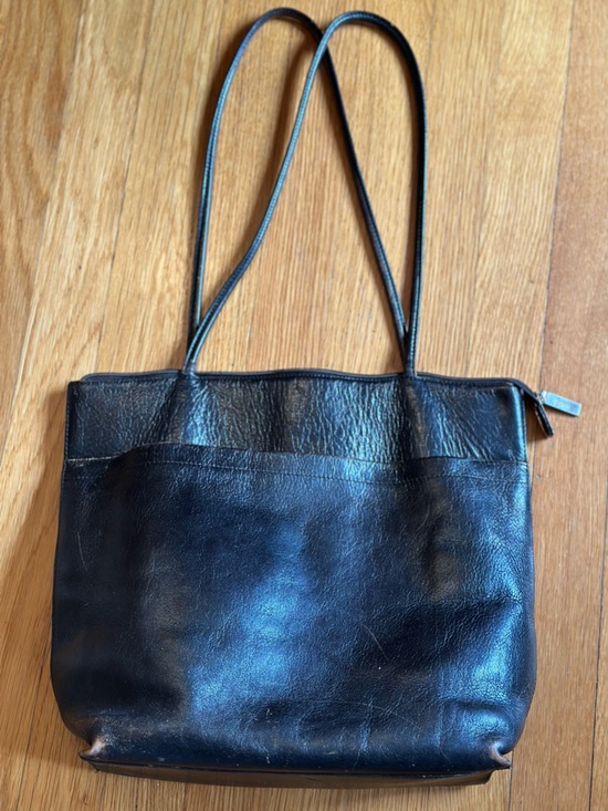 HOBO Handbags - Hobo vintage classic Black Leather Tote Bag with red lining and pockets